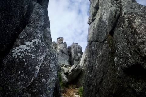 蛙岩