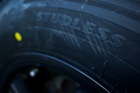 スタッドレスタイヤ