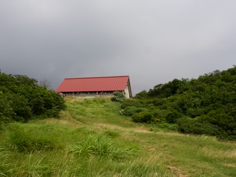 ドンデン山避難小屋