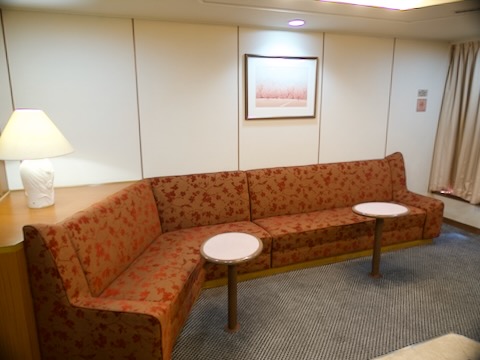 一等船室ロビー